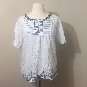 NWOT! Beautiful Crisp Cotton Top Embroidered XXXL